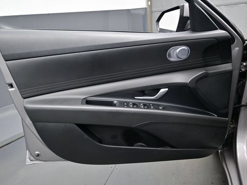 Certified 2023 Hyundai Elantra SEL FWD image 9