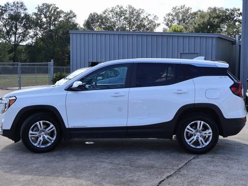 Used 2024 GMC Terrain SLE image 23