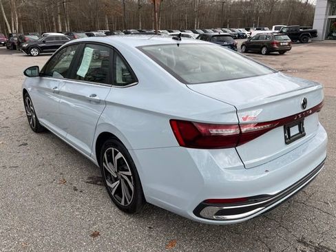 Certified 2025 Volkswagen Jetta SEL image 8