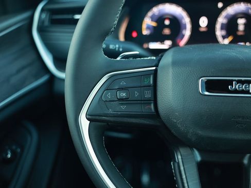 New 2026 Jeep Grand Cherokee Altitude AWD/4WD image 18