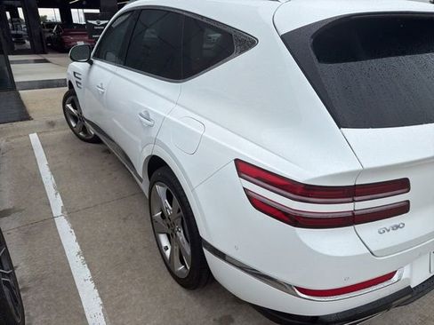 Used 2024 Genesis GV80 3.5T Advanced w/ Prestige Package AWD/4WD image 3