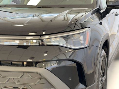 New 2026 Volkswagen Taos SE image 11