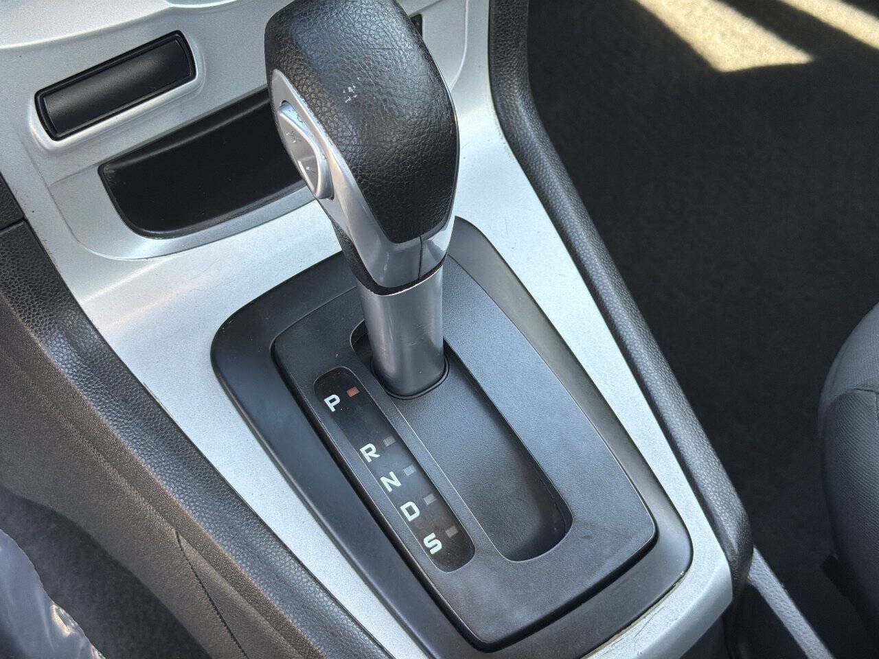 Used 2015 Ford Fiesta SE FWD image 28