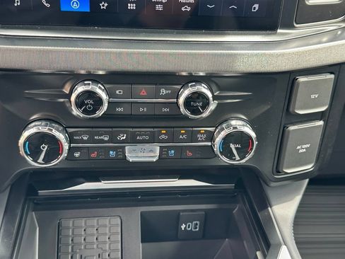 New 2026 Ford F350 Platinum w/ Tremor Off-Road Package AWD/4WD image 32