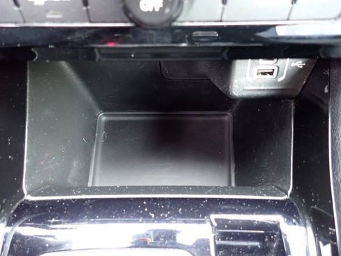 Certified 2022 Jeep Compass Limited image 23