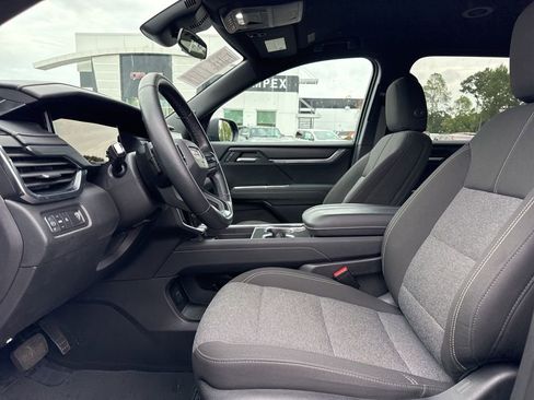 Used 2025 GMC Acadia Elevation image 9