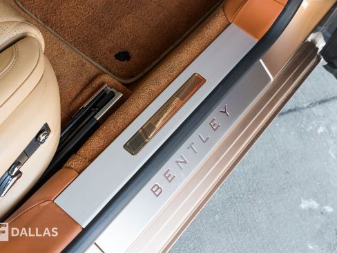 Used 2022 Bentley Flying Spur W12 image 39