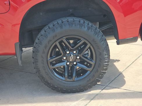 Used 2020 Chevrolet Silverado 1500 LT Trail Boss AWD/4WD image 36
