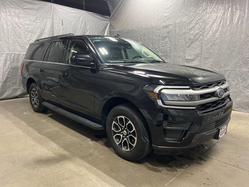 Used 2024 Ford Expedition Max XLT image 1