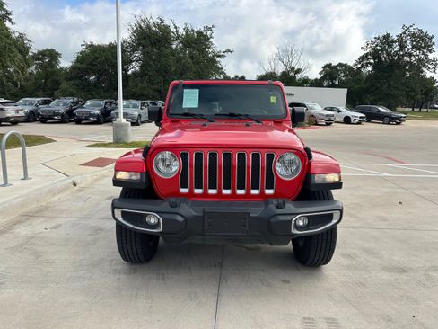 Used 2019 Jeep Wrangler Unlimited Sahara image 8