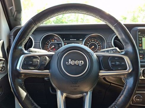 Certified 2022 Jeep Gladiator Overland w/ Popular Equipment Package AWD/4WD image 18