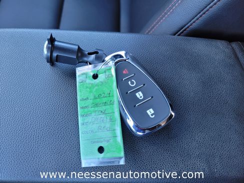 Used 2024 Chevrolet Trax RS w/ Sunroof Package image 30