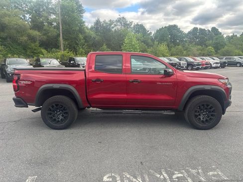 Used 2023 Chevrolet Colorado Trail Boss AWD/4WD image 4