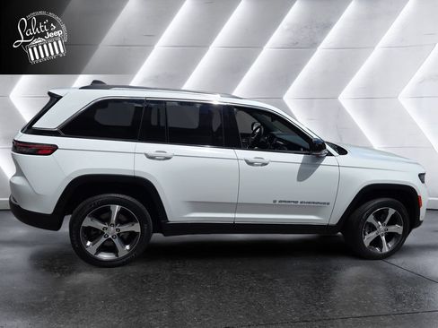 Certified 2023 Jeep Grand Cherokee 4WD 4xe w/ Luxury Tech Group II image 6