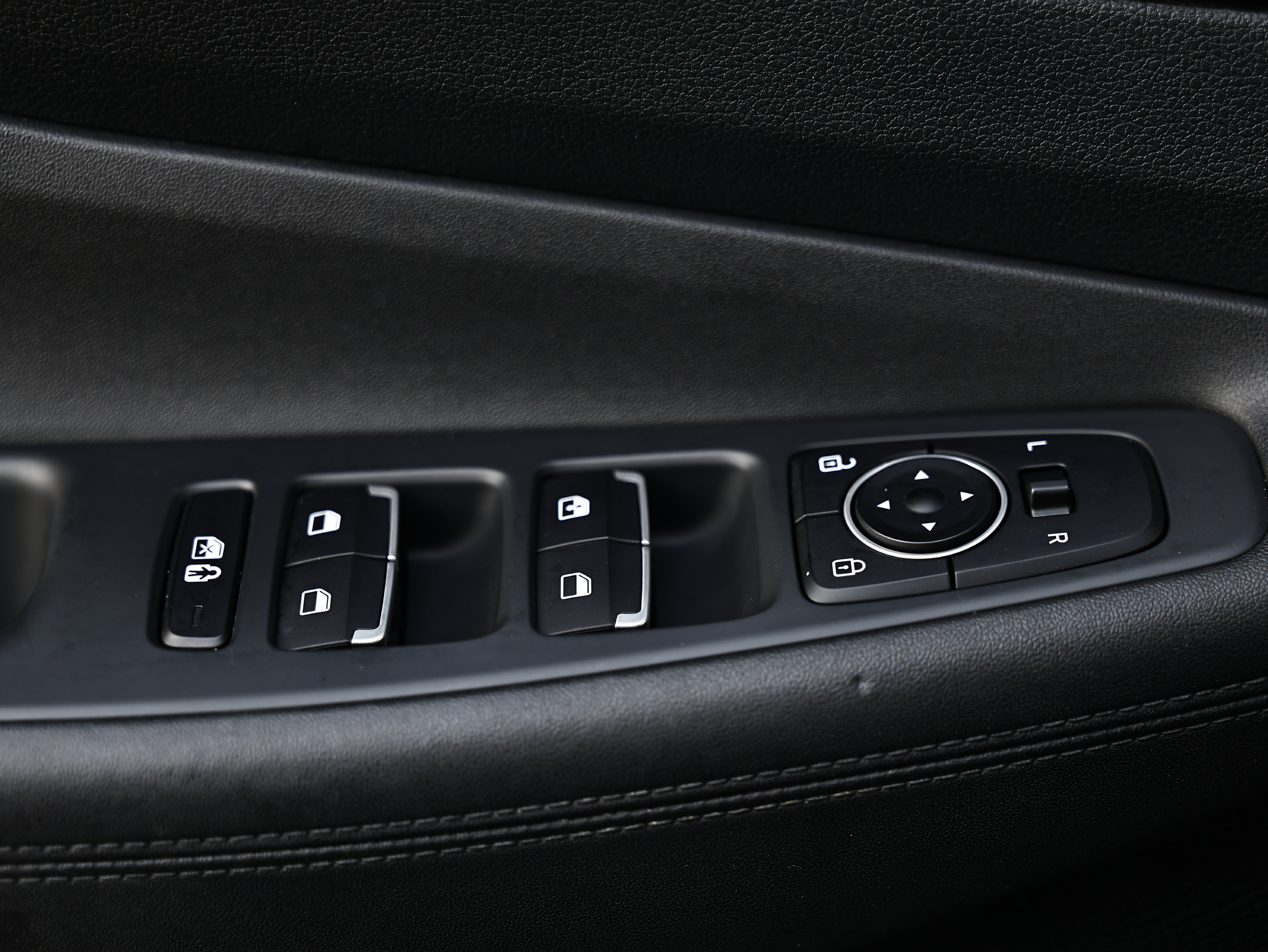 Used 2023 Hyundai Santa Fe SE FWD image 16