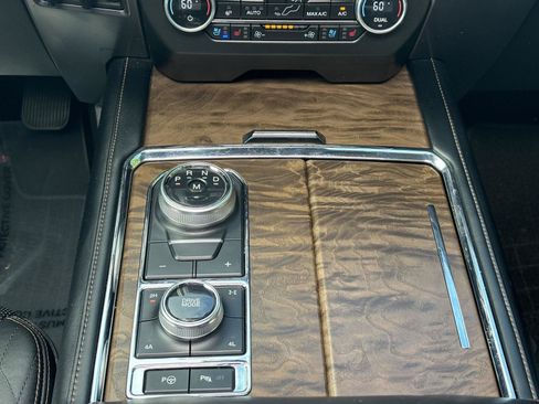 Used 2019 Ford Expedition Max Platinum AWD/4WD image 8
