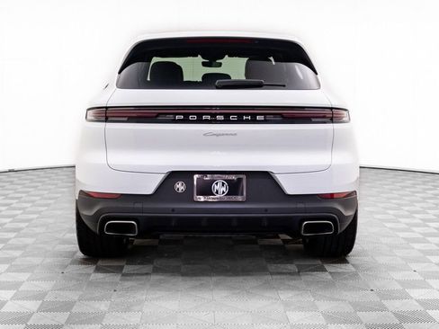 Used 2025 Porsche Cayenne image 10