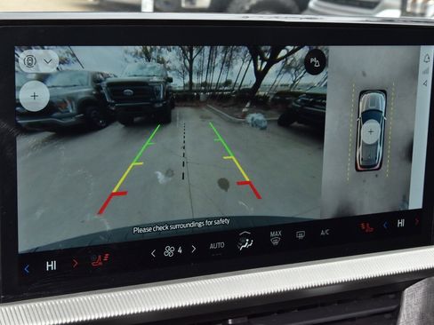 Certified 2025 Ford Explorer Platinum w/ LUX Leather Package image 29