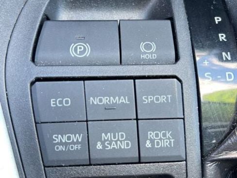 Used 2020 Toyota RAV4 LE w/ All Weather Liner Package AWD/4WD image 27