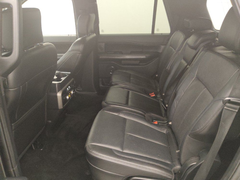 Used 2018 Ford Expedition XLT w/ Equipment Group 202A RWD image 18
