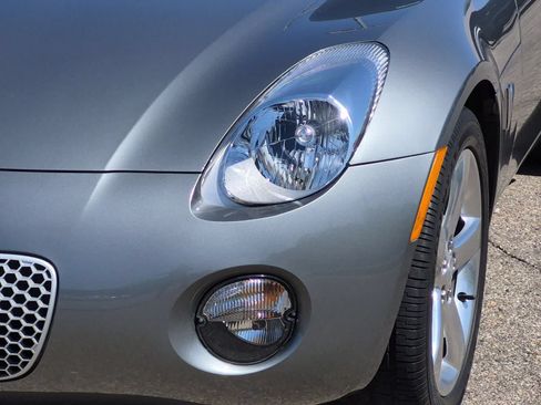 Used 2006 Pontiac Solstice Convertible w/ Premium Package RWD image 11