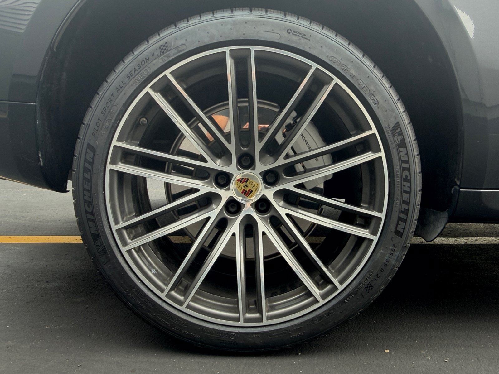 Used 2020 Porsche Macan Turbo AWD/4WD image 9