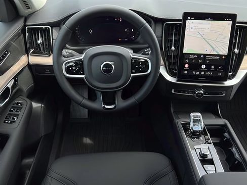 New 2026 Volvo XC90 B6 Plus AWD/4WD image 11