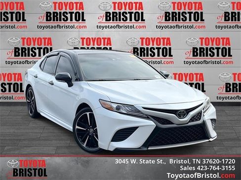 Used 2019 Toyota Camry XSE image 1