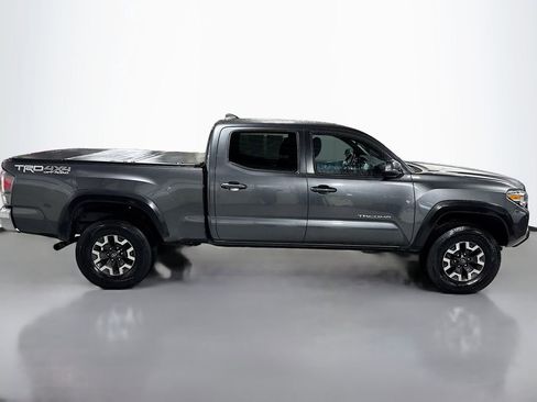 Used 2020 Toyota Tacoma TRD Off-Road image 5