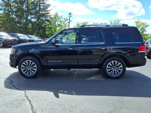 Used 2017 Lincoln Navigator Select AWD/4WD image 4