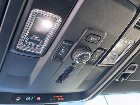 Used 2025 GMC Yukon Denali AWD/4WD image 37