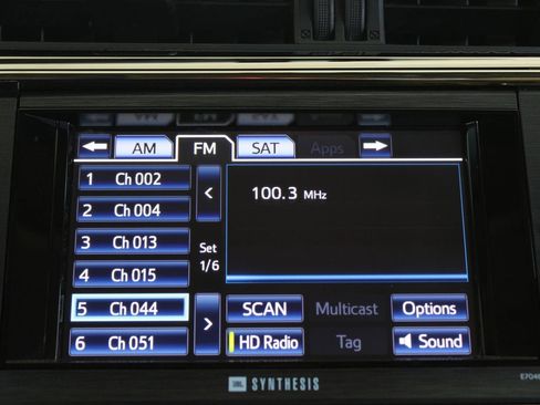 Used 2013 Toyota Avalon Limited FWD image 18