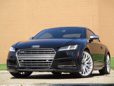 Used 2018 Audi TTS 2.0T Coupe w/ Technology Package AWD/4WD image 3
