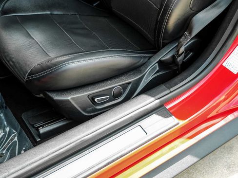Used 2019 Ford Mustang Premium RWD image 29