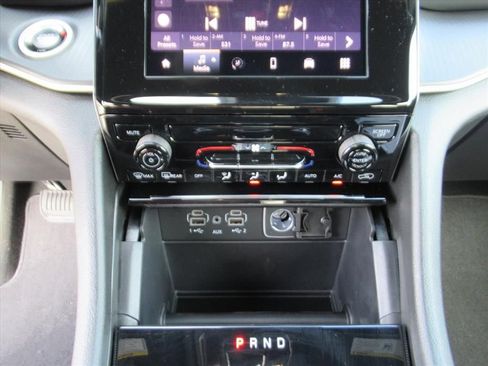 New 2025 Jeep Grand Cherokee Laredo image 24