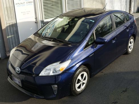 Used 2013 Toyota Prius Three image 4