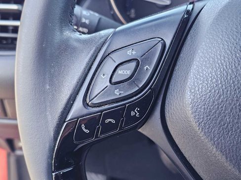 Used 2021 Toyota C-HR XLE image 17