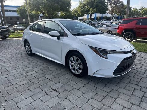 Used 2024 Toyota Corolla LE FWD image 16