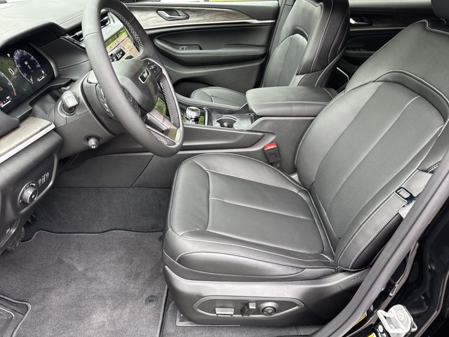 New 2027 Jeep Grand Cherokee L Limited AWD/4WD image 9