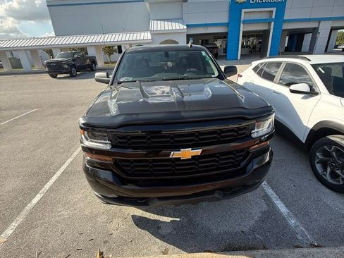 Used 2018 Chevrolet Silverado 1500 Custom w/ Custom Value Package image 2