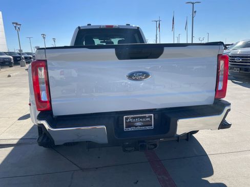 Used 2024 Ford F350 XLT image 5