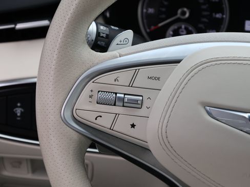 Used 2023 Genesis Electrified GV70 AWD/4WD image 19