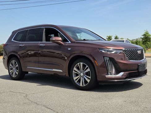 Used 2022 Cadillac XT6 Premium Luxury FWD image 7