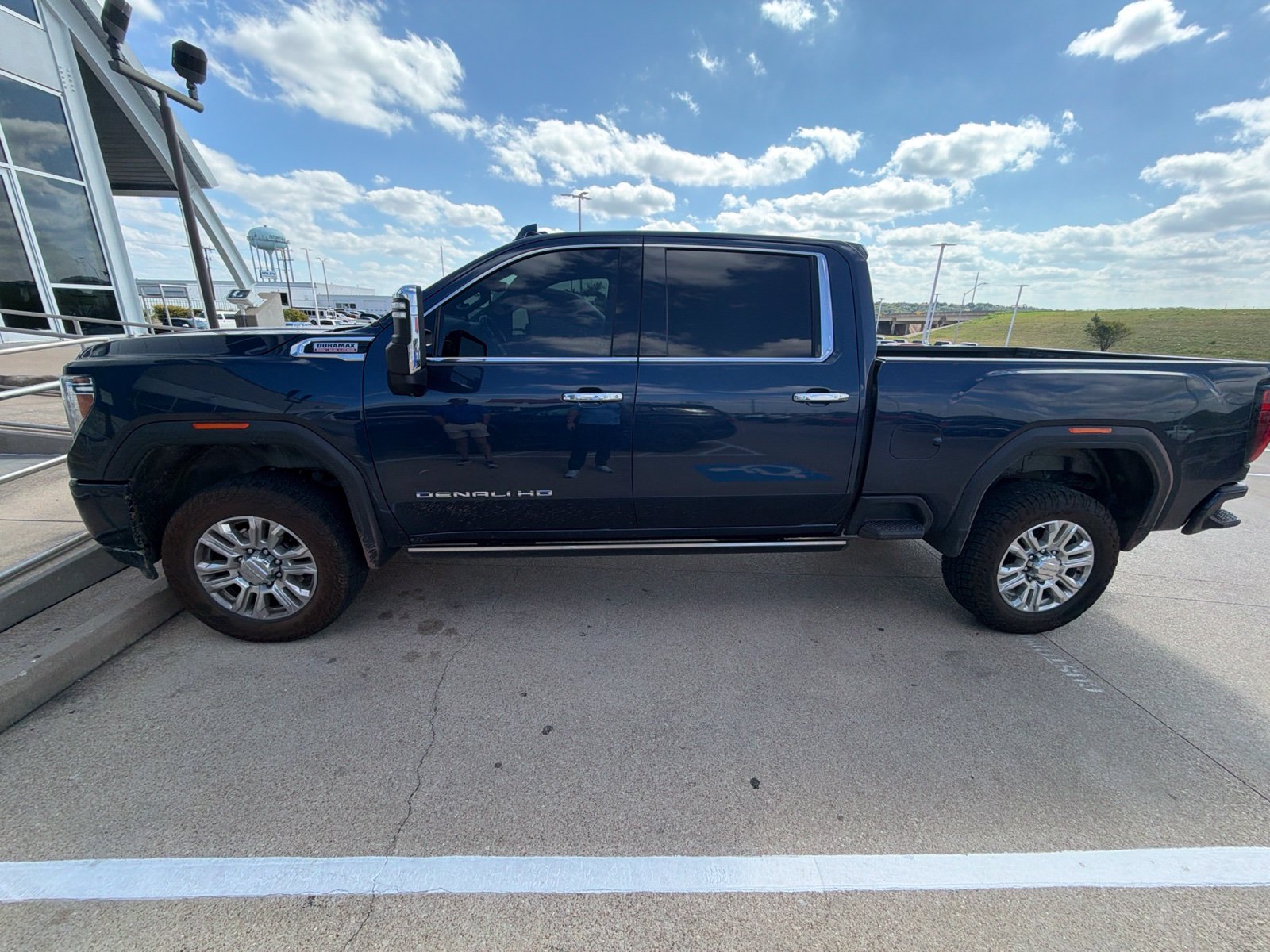 Used 2023 GMC Sierra 3500 Denali w/ Denali Ultimate Package AWD/4WD image 7