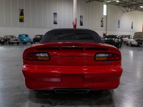 Used 2002 Chevrolet Camaro Z28 w/ SS Performance/Appearance Pkg RWD image 24