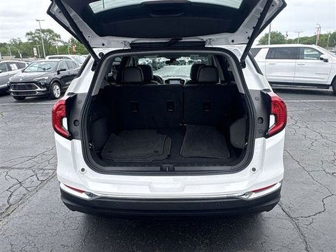 Used 2024 GMC Terrain SLT w/ Infotainment Package II AWD/4WD image 26