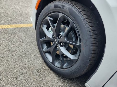 New 2026 Chrysler Pacifica Limited w/ S Appearance Package image 25