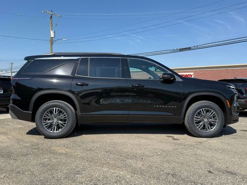 New 2026 Chevrolet Traverse LT image 8