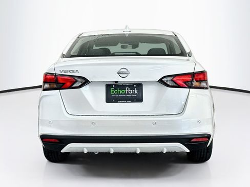 Used 2025 Nissan Versa SV FWD image 7