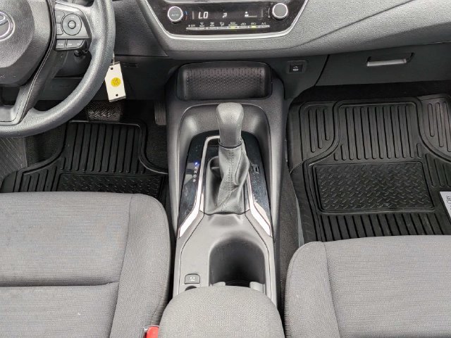 Used 2024 Toyota Corolla LE FWD image 17